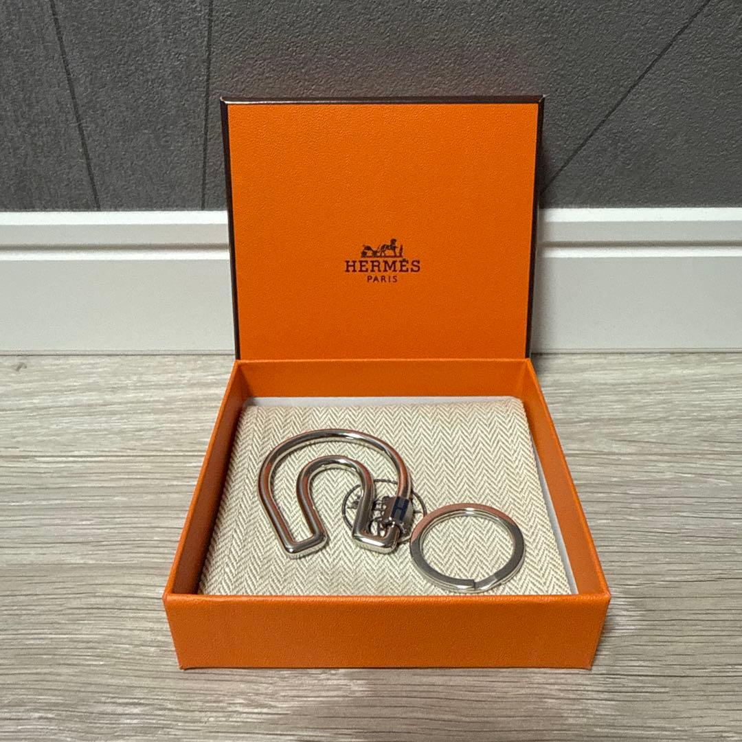 【正規品・即発送】HERMES エルメス キーホルダー シルバー 箱付き✨