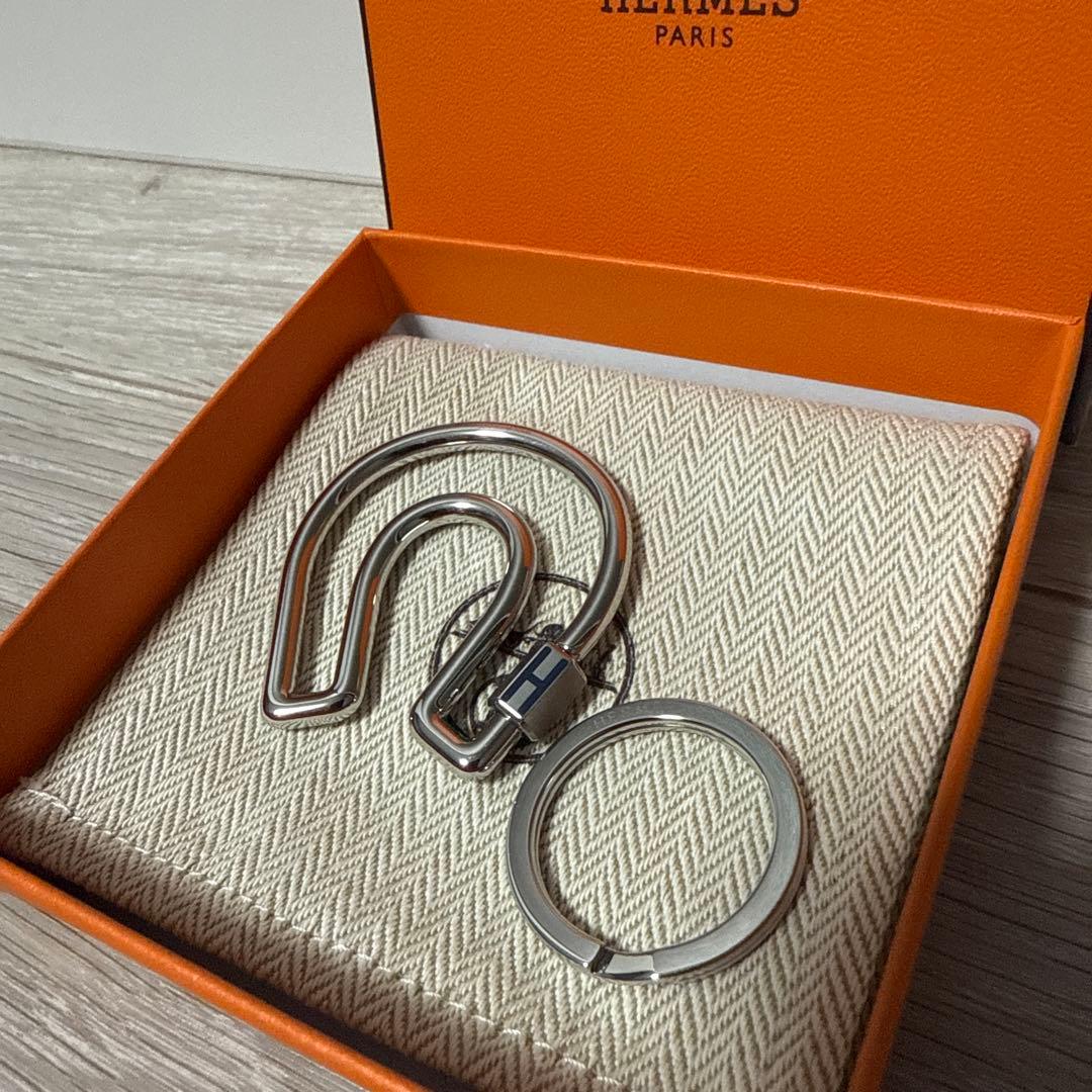 【正規品・即発送】HERMES エルメス キーホルダー シルバー 箱付き✨