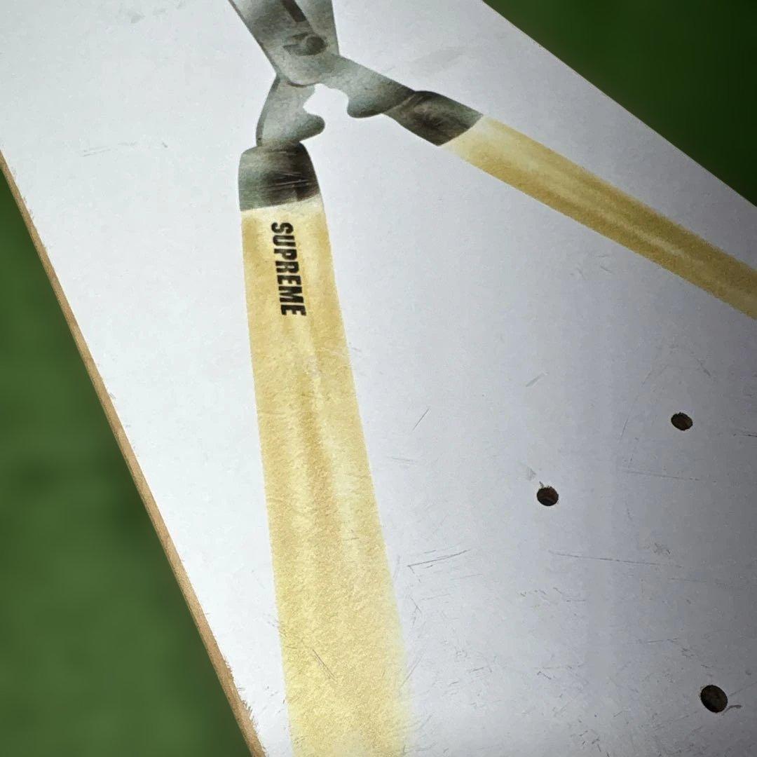 SUPREMEスケートボードデッキ 傷少なめ 国境なき医師団支援中