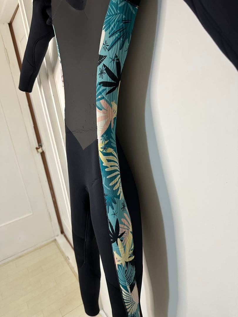 ⚠️ぶーさん専用商品ROXY ウエットスーツ 厚み3mm