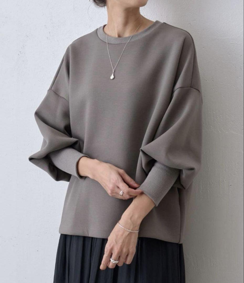 新品タグ付 BEARDSLEY ビアズリー ダンボール パフトレーナー　モカ