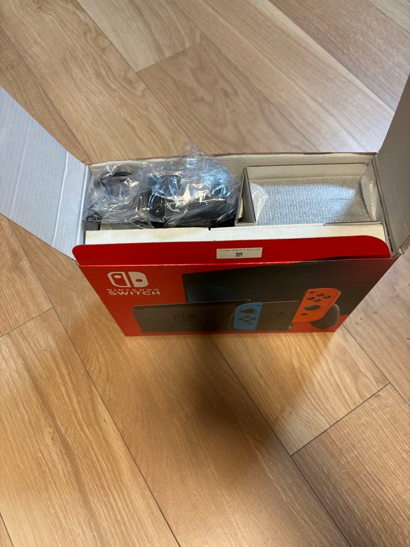 Nintendo Switch 本体 赤・青ジョイコン ゲームソフト付き