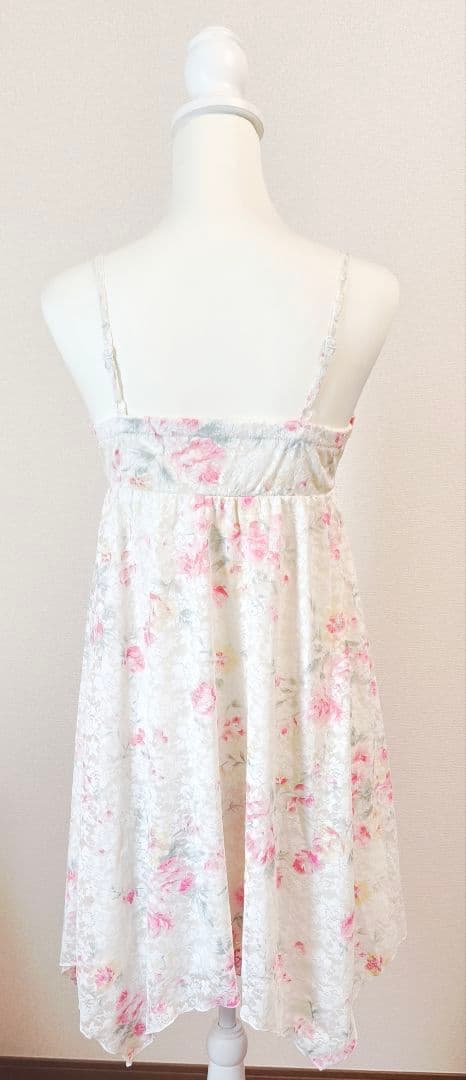 リズリサレースワンピース