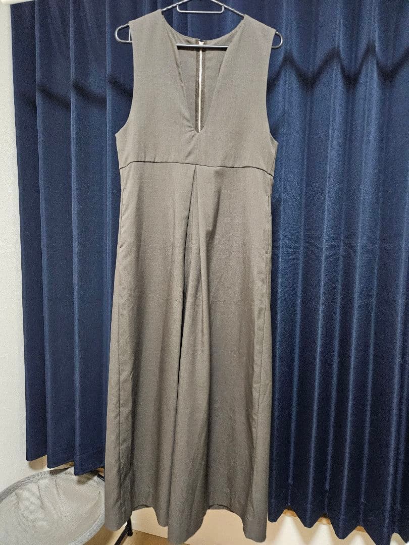 147 イチヨンナナ　深Vネックオールインワン