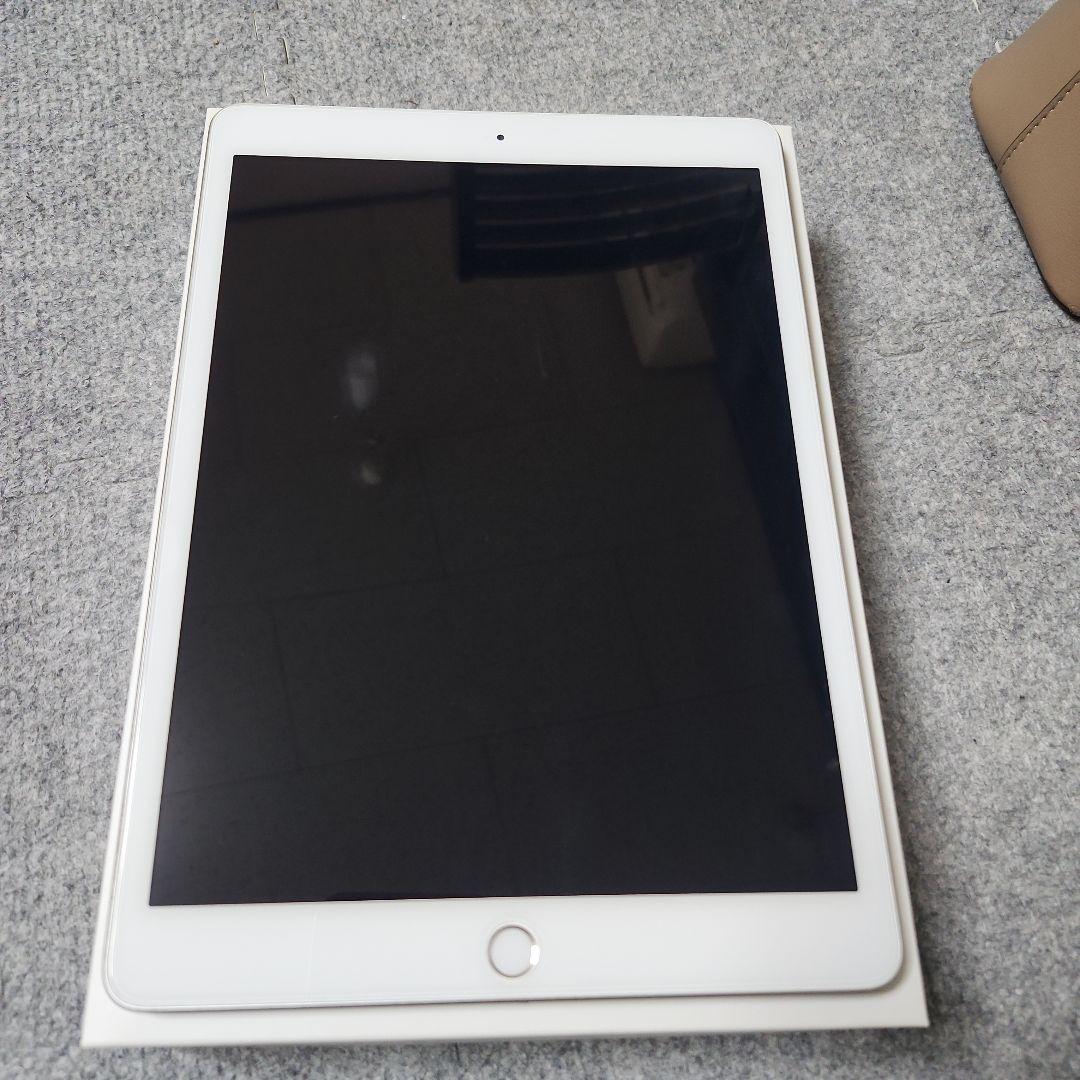 iPad 本体　第８世代