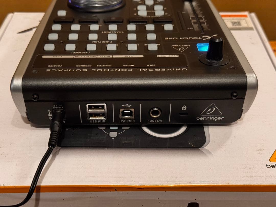Behringer X TOUCH ONE フィジコン MIDIコントローラー