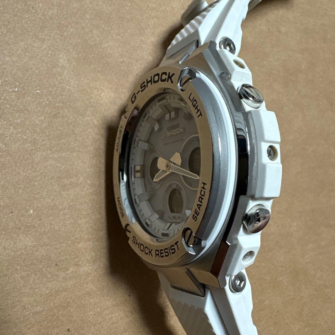 カシオ　Gショック　GST-W310
