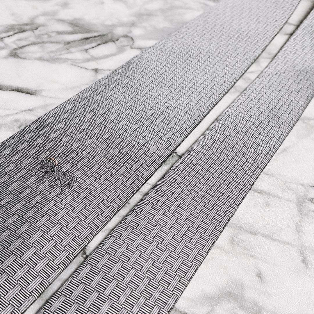 ✨クリーニング済✨エルメス　H柄 胸元ワンポイントホース刺繍ロゴ　ネクタイ