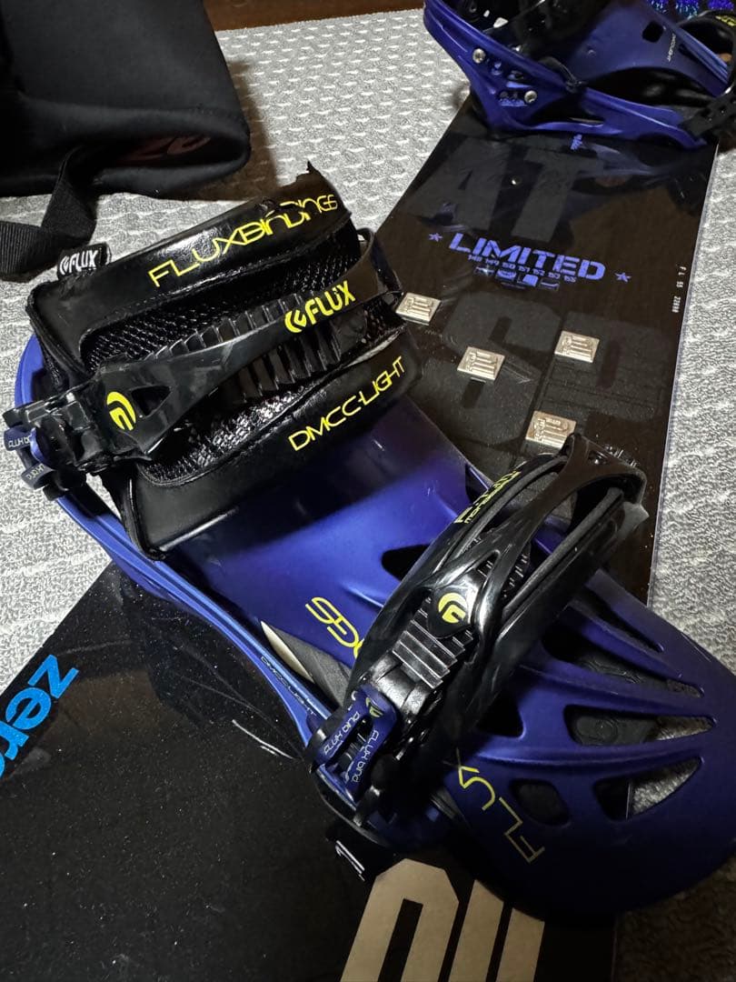 011Artistic FLATSPINLIMITED ビンディング、ケース付き