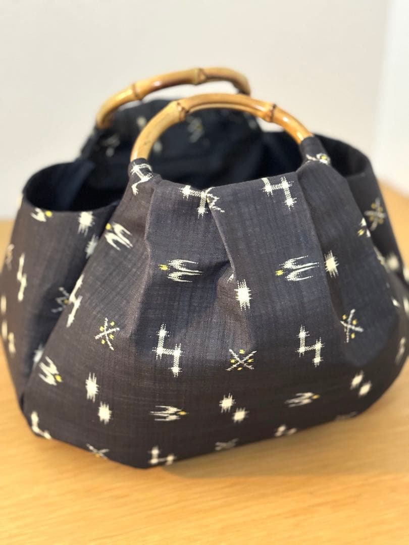 琉球柄　沖縄絣柄　琉球絣黒和装バック・着物バック　入学卒業結婚式七五三振袖