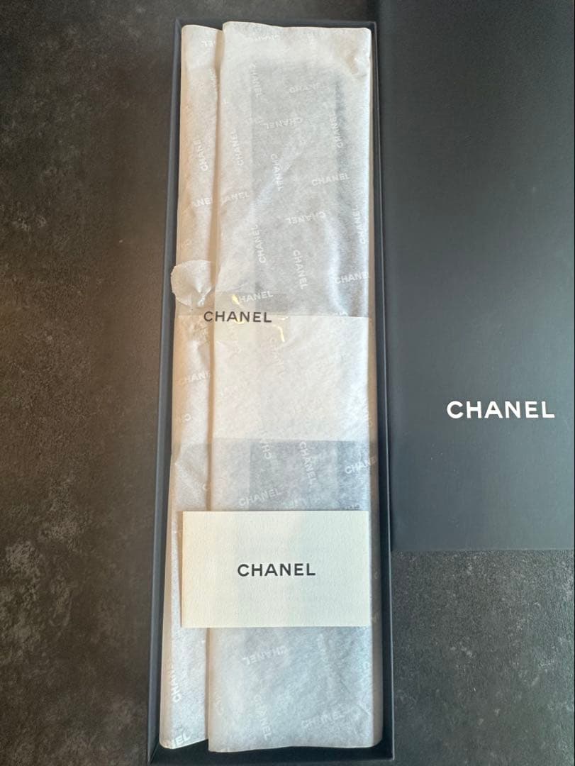 シャネル　ネクタイ箱付きネイビー