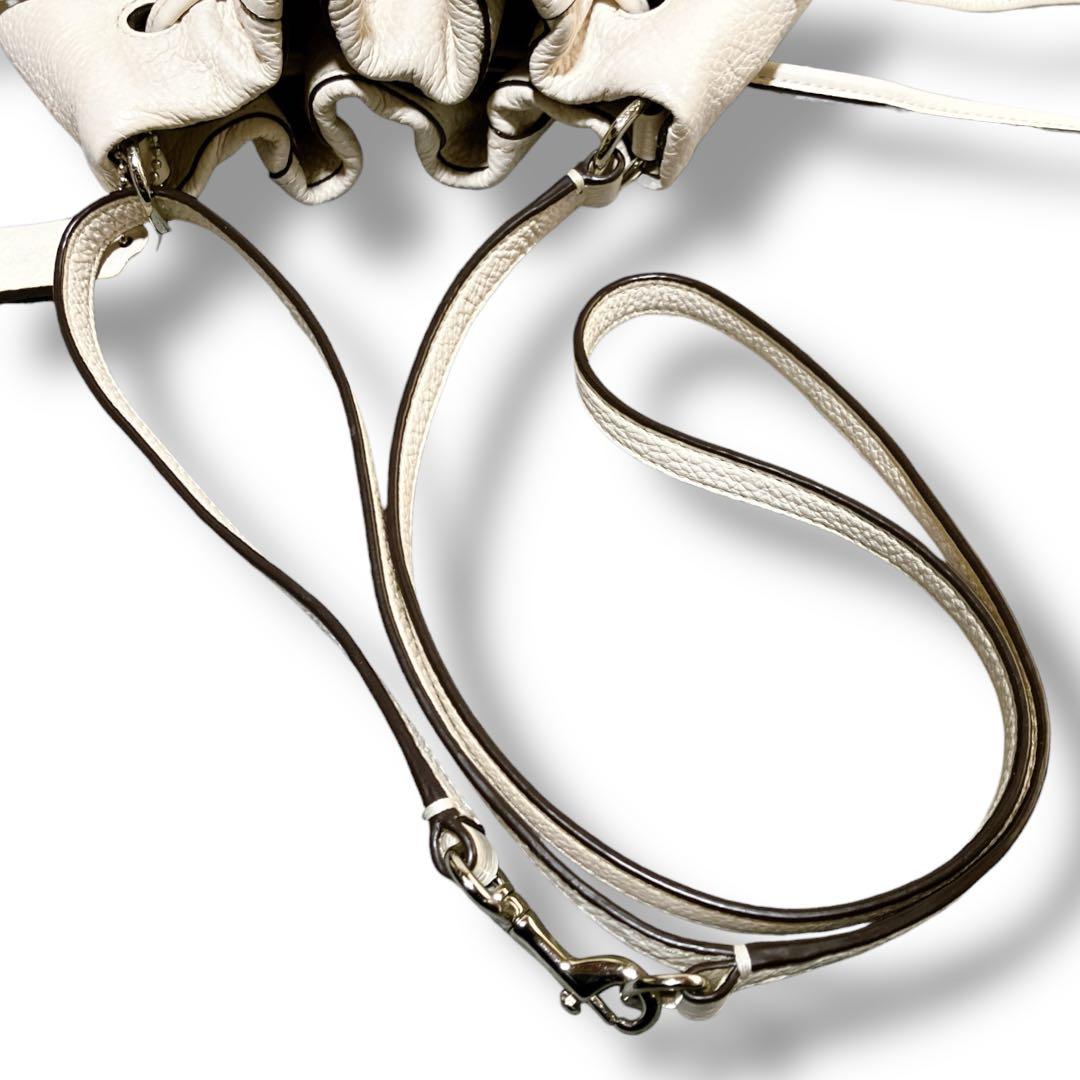 コーチ 良品 2way 斜め掛け可 レザー 巾着ショルダーバッグ ホワイト系