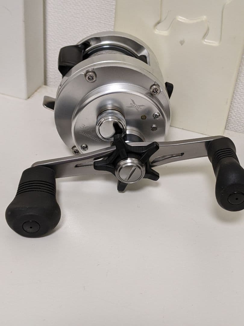 シマノ SHIMANO カルカッタ300