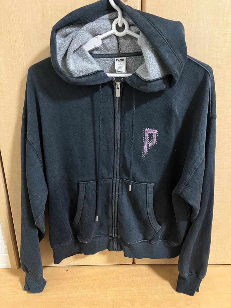 ⚠*ミ様 ヴィクトリアシークレット　PINK パーカー　ツウィ着用