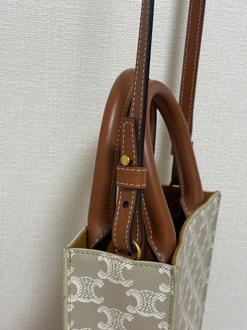 CELINE ベージュ ショルダーバッグ ロゴ入り