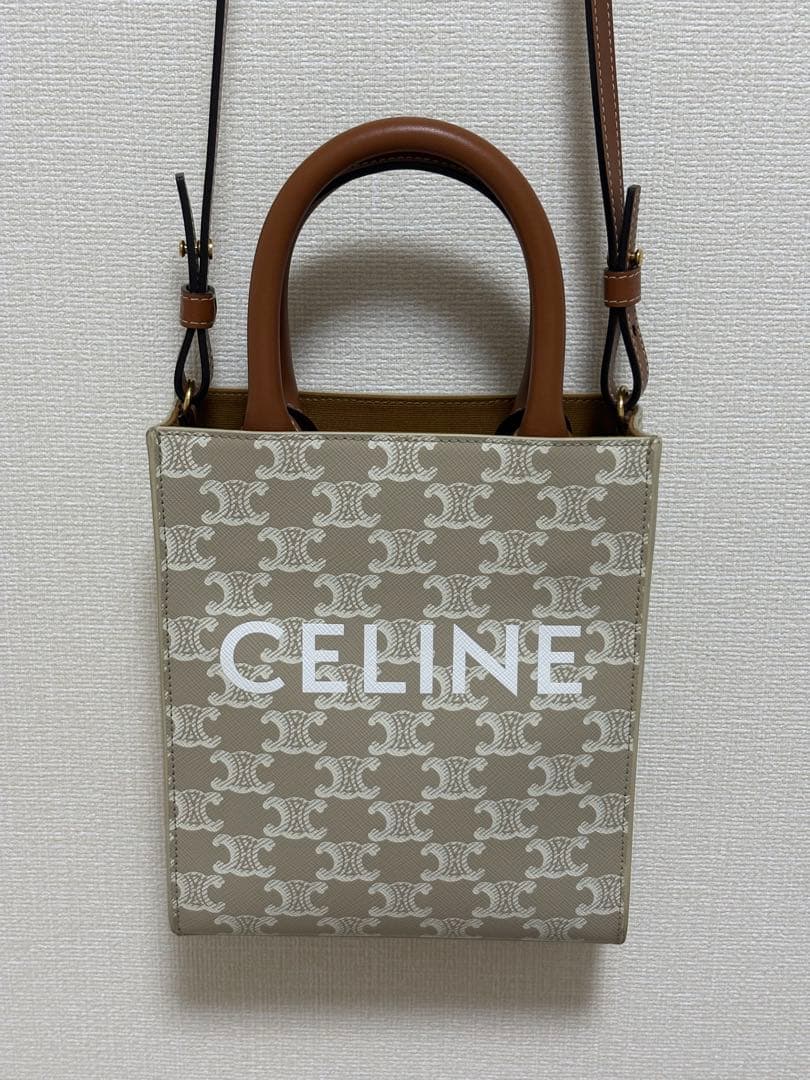 CELINE ベージュ ショルダーバッグ ロゴ入り