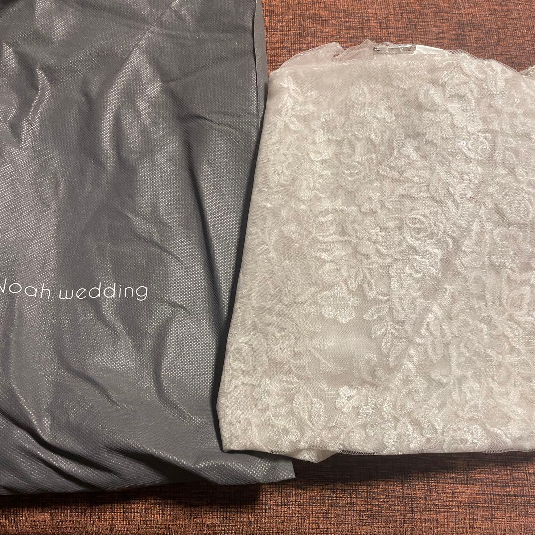 ウェディングドレス　トレーン