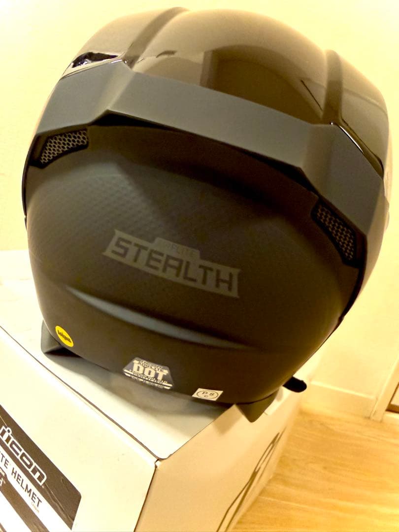 ICON（アイコン）AIRFLITE ステルス ヘルメット 定価82,850円