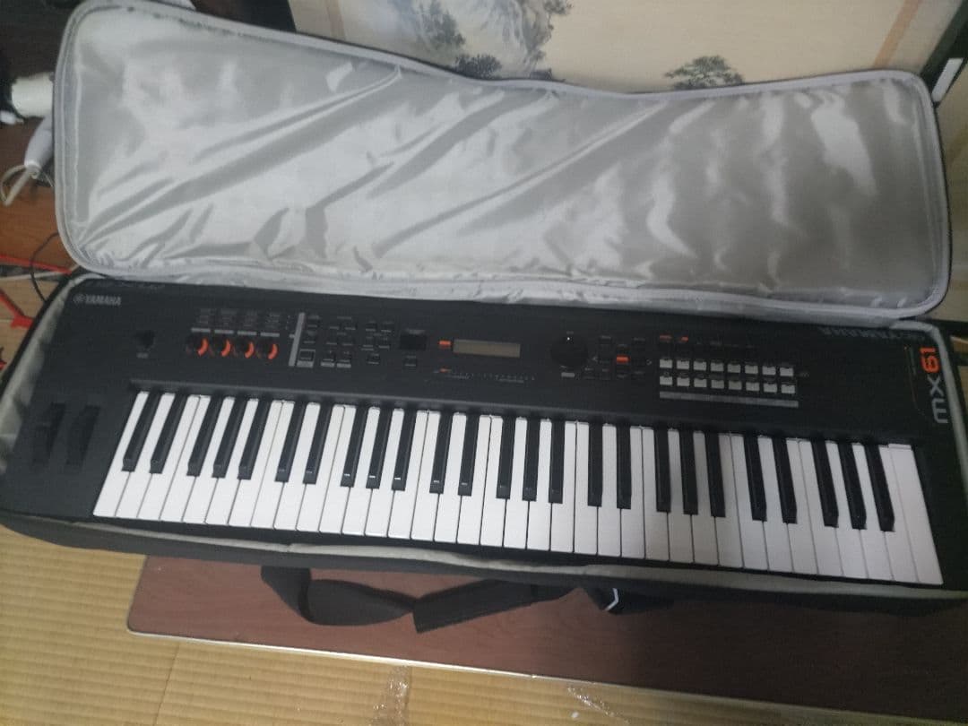 ニ*ー様 Yamaha MX61 シンセサイザー 専用ケース付き