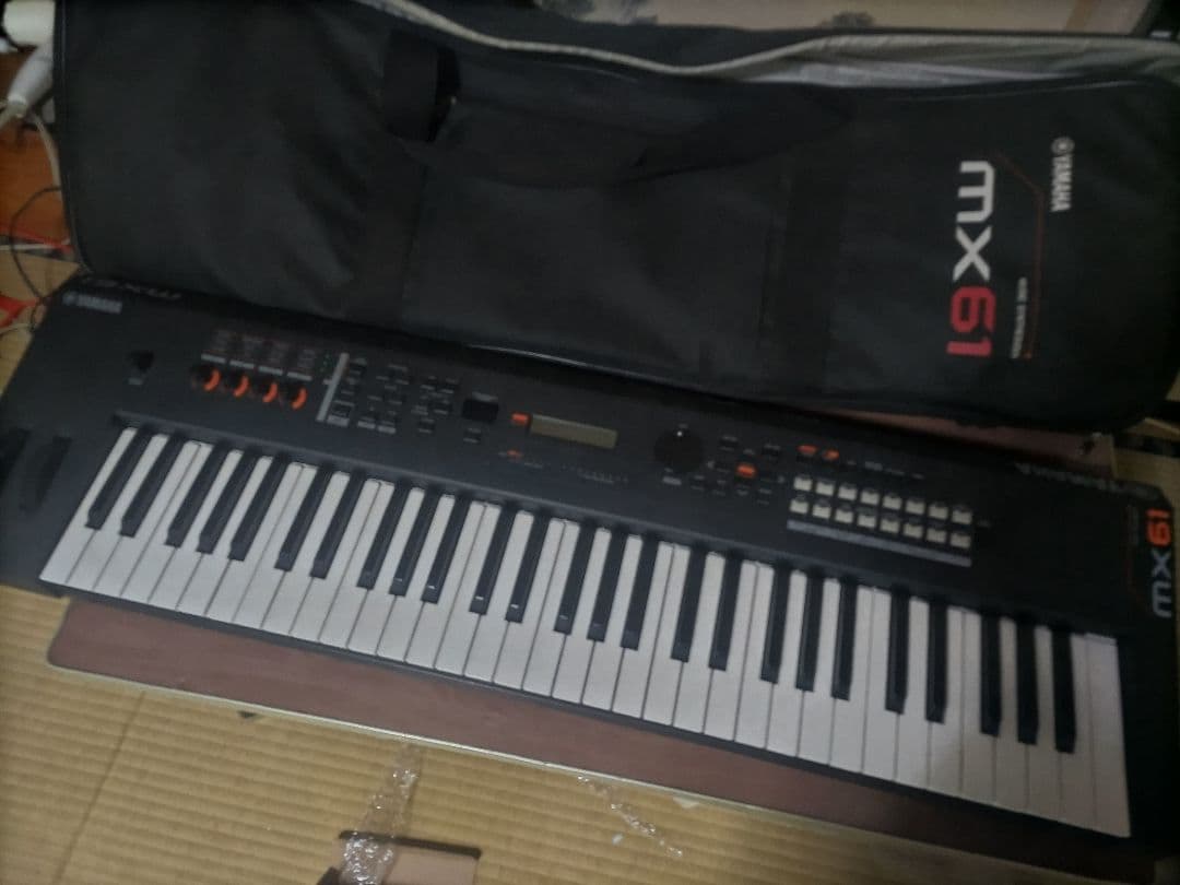 ニ*ー様 Yamaha MX61 シンセサイザー 専用ケース付き