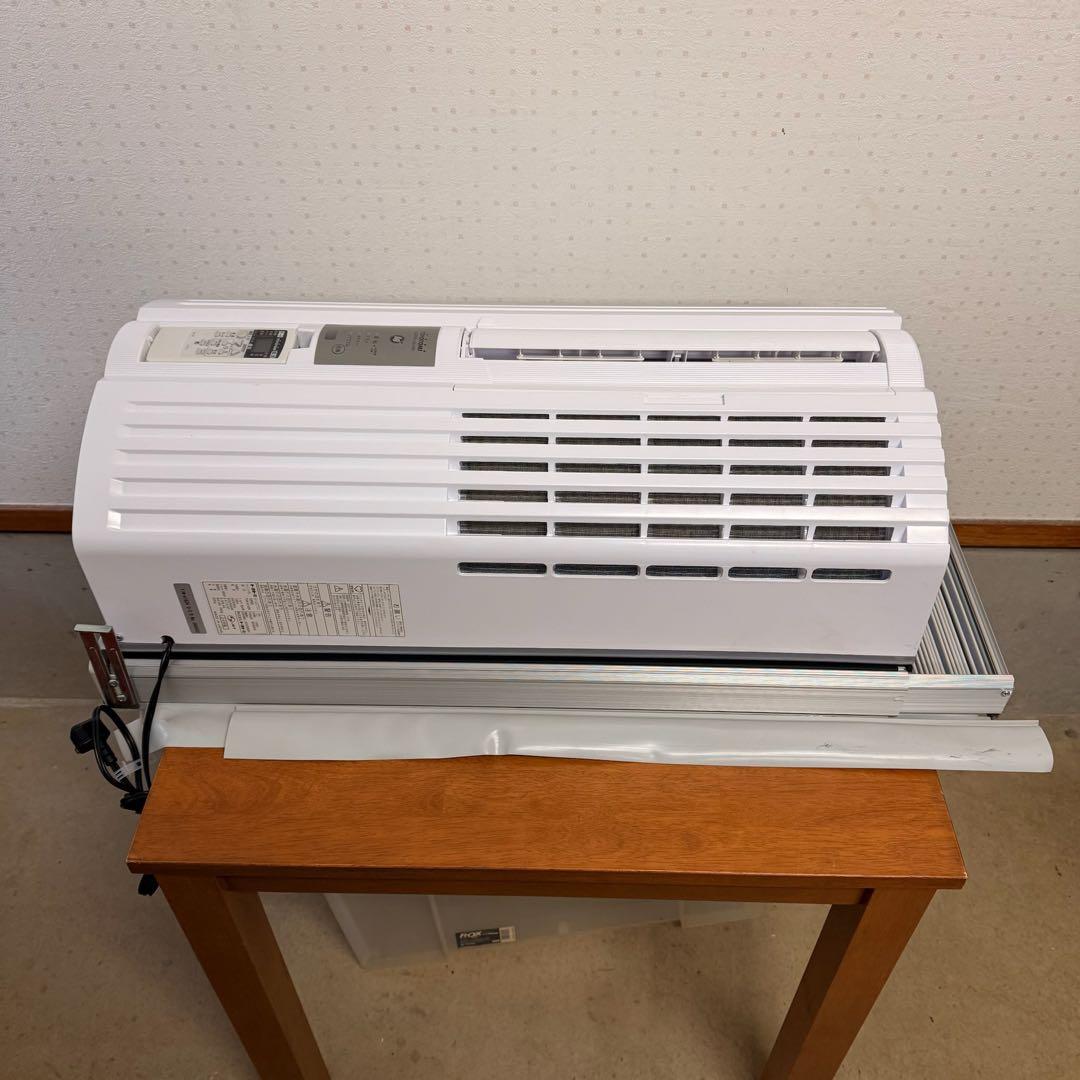 ● 極美品 トヨトミ 窓用エアコン ホワイト 低騒音モデル TIW-A1624