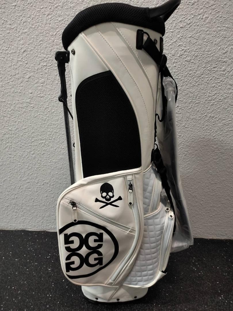 G/FORE ホワイトキャディバッグ スカルロゴ付き