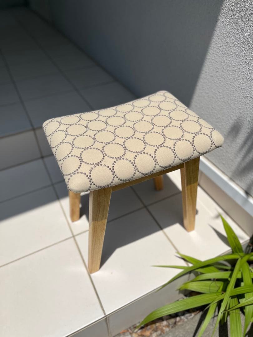 ミナペルホネン タンバリン dop エクリュ スツール ハンドメイド