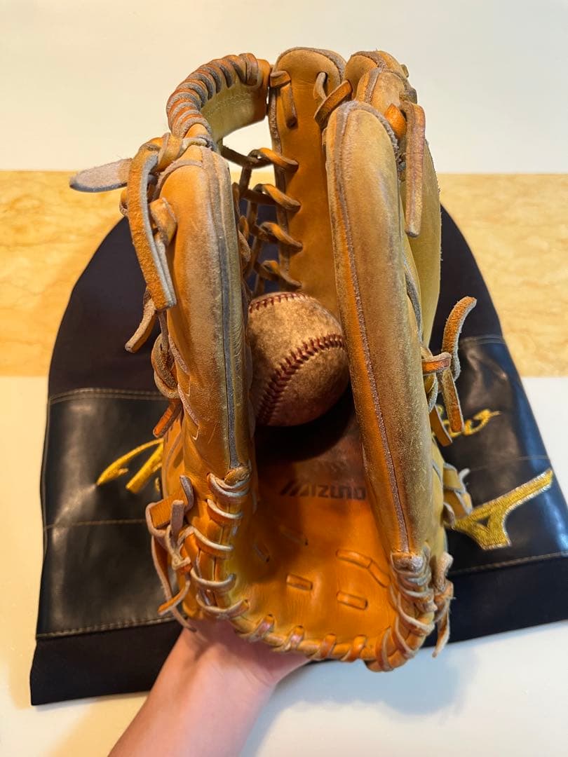 ミズノプロ外野手用硬式グローブ 収納袋付き