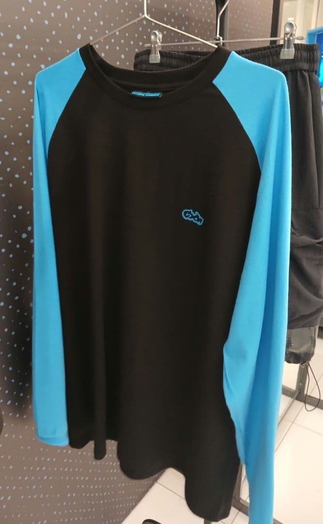 【新品未使用】セブチ CxM HYPE VIBES POPUP Tシャツ