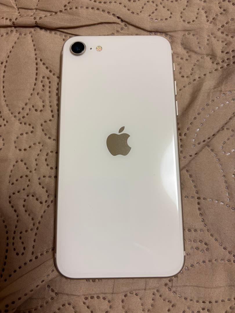 Apple iPhone SE (第3世代) スターライト 本体