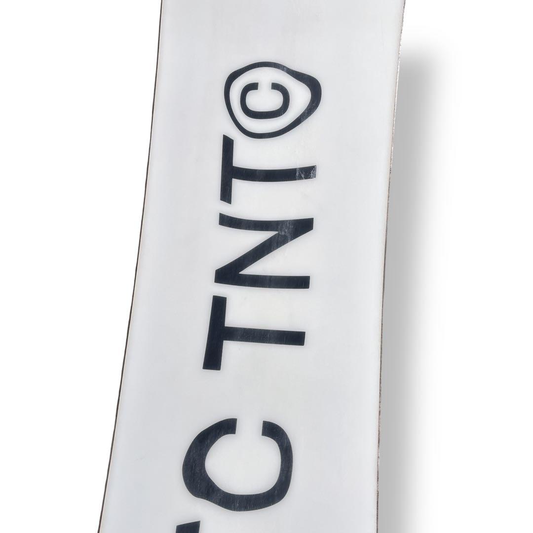 【美品】FNTC TNT スノーボード フラット　147cm