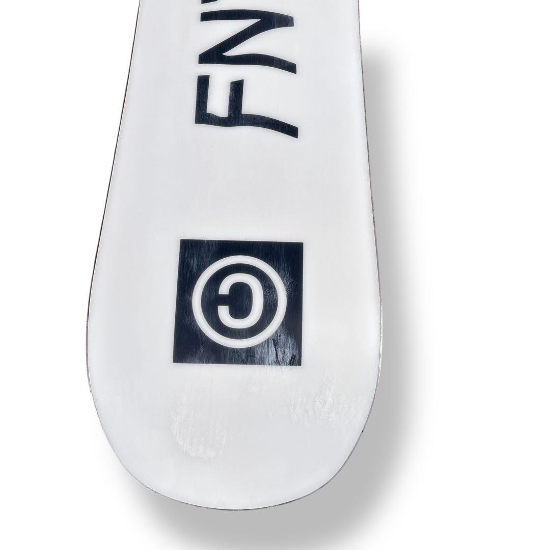 【美品】FNTC TNT スノーボード フラット　147cm