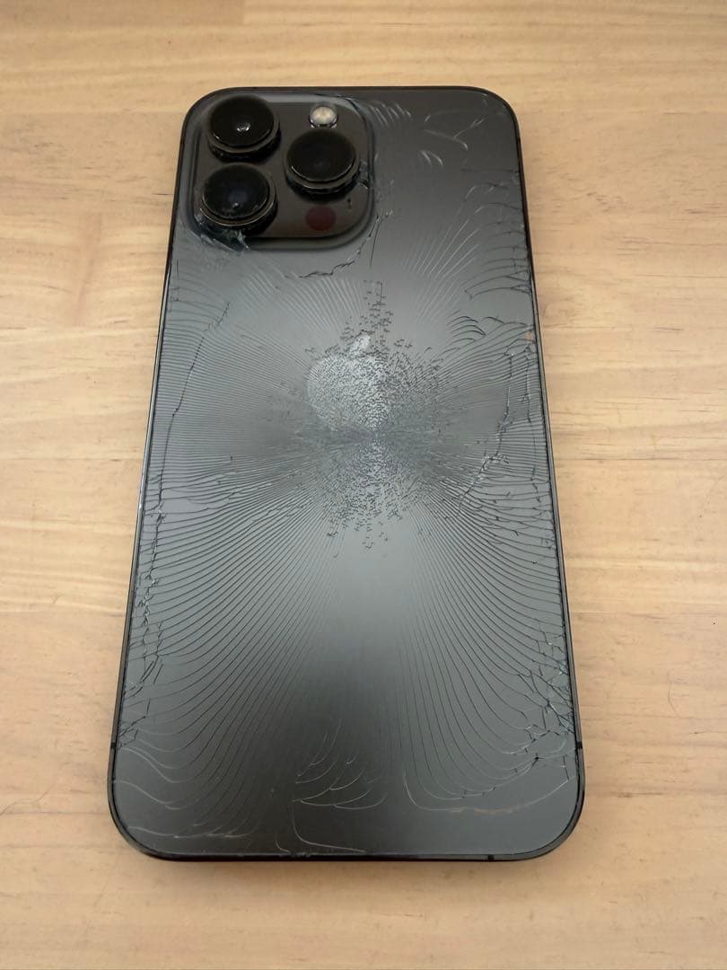 iPhone 13 Pro スペースグレーひび割れあり 128GB SIMフリー