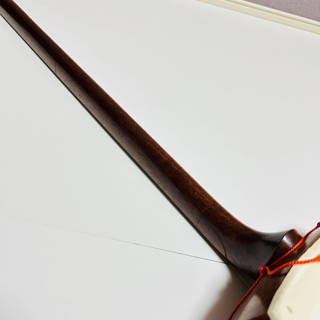 【超高級 美品】三味線 中棹 紅木 プロ仕様 正寸 天然皮 付属品多数あり