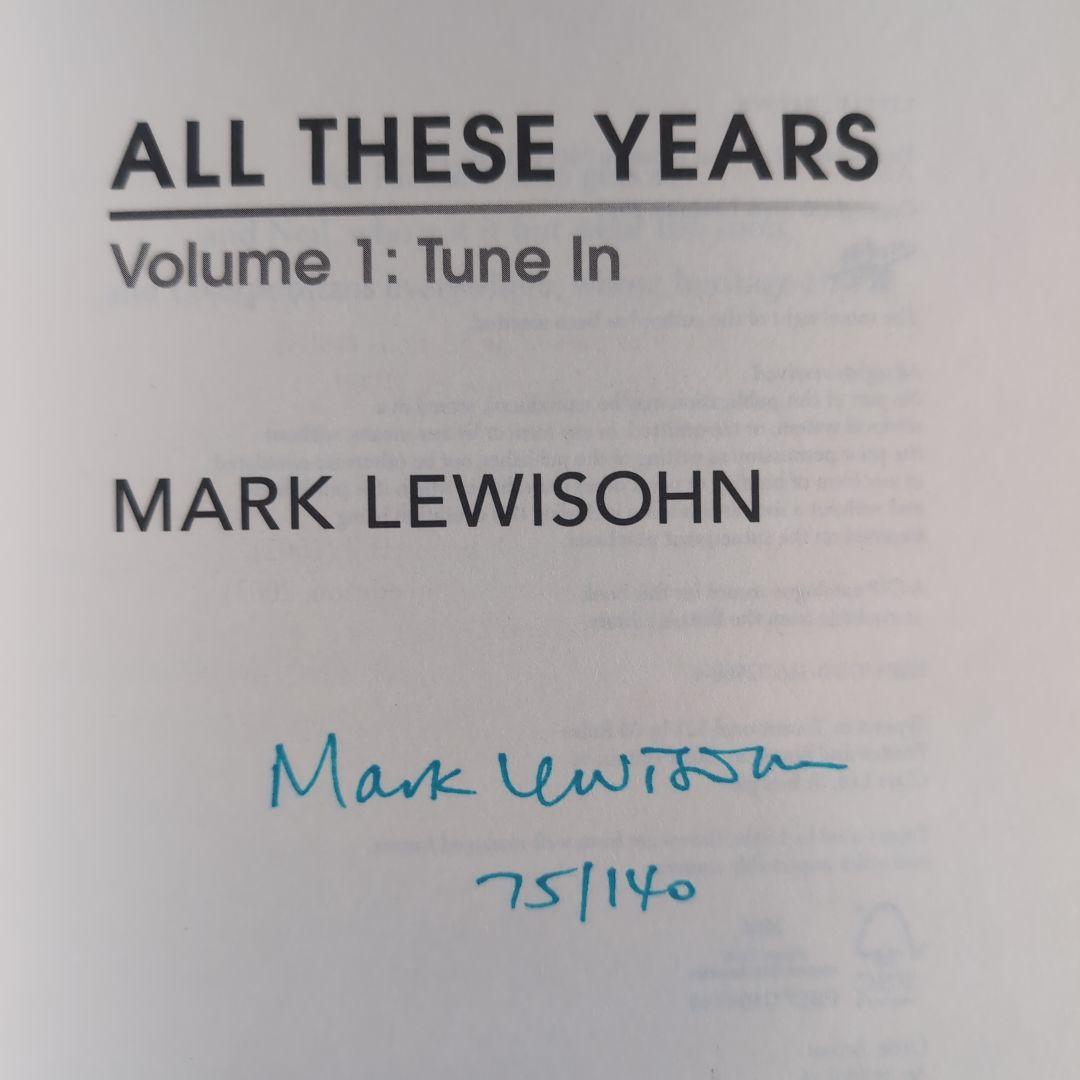 著者サイン入り！ビートルズ 「TUNE IN」 UK初版本 140部限定