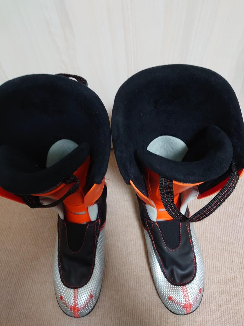 アトミック兼用スキーブーツ