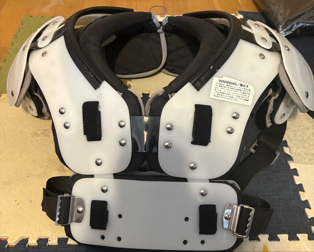 ［値下げ可］TITAN PRO TP77 ショルダーパッド ミディアム　Mサイズ