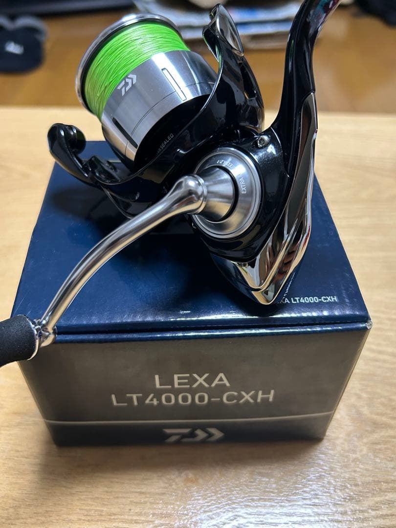 【美品】ダイワ　23レグザ　LT4000-CXH スピニングリール　ライン付き