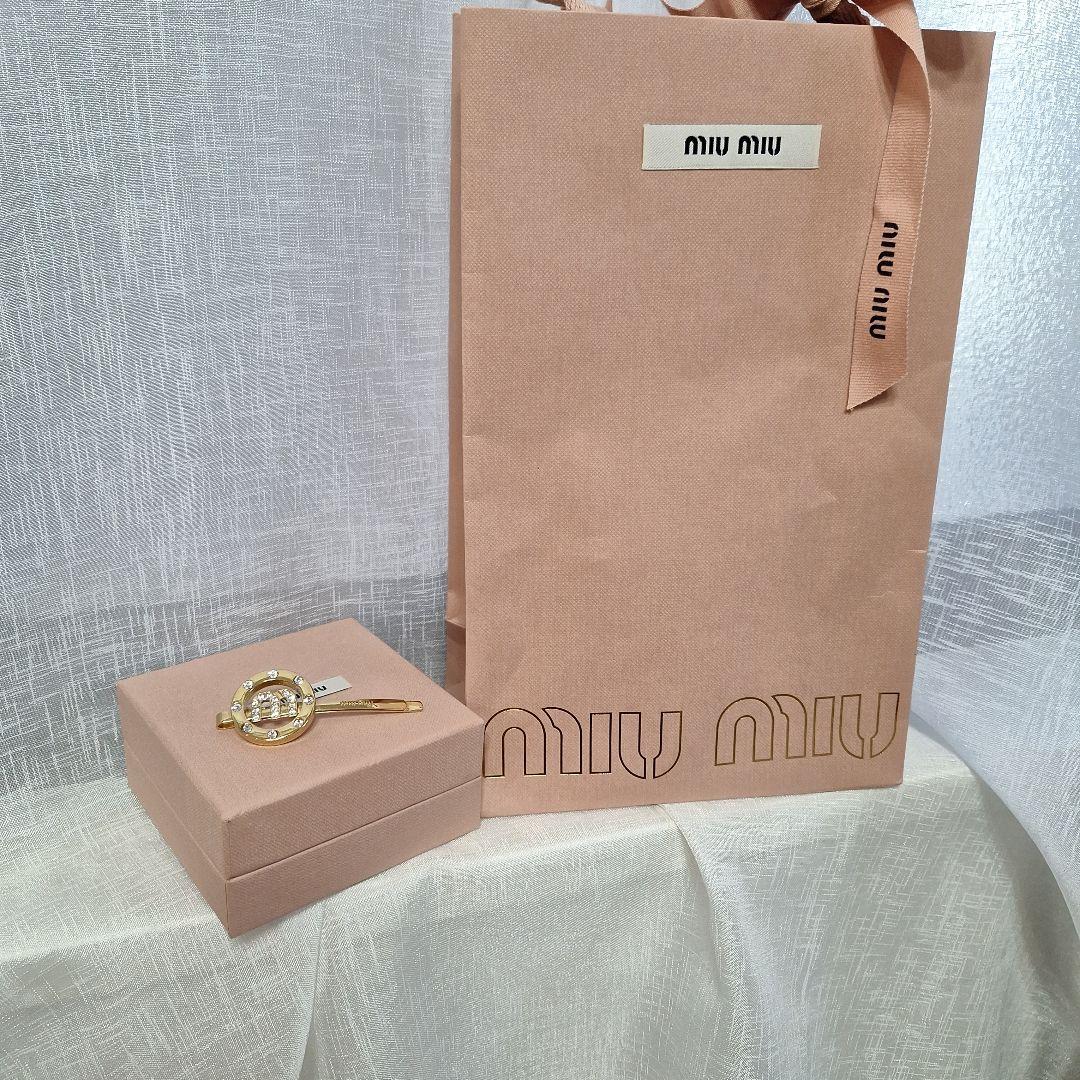 最終値下げMiu Miu ヘアピン 金色 クリスタル付き