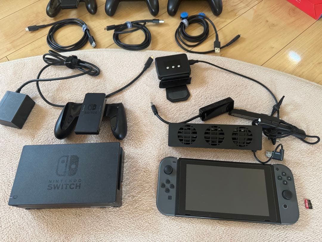 ニンテンドースイッチ本体セット　Nintendo Switch