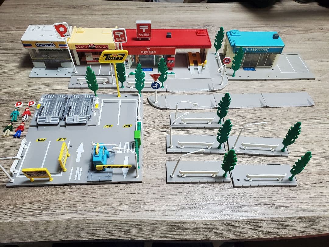 トミカタウン　郵便局　ローソン　ピザーラ　ミニストップ　TIMES　ジャンク品