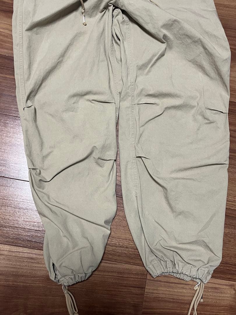 SサイズTHE SHISHIKUI PARACHUTE PANTS グレージュ