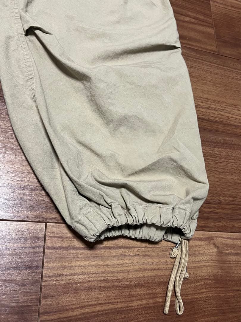 SサイズTHE SHISHIKUI PARACHUTE PANTS グレージュ