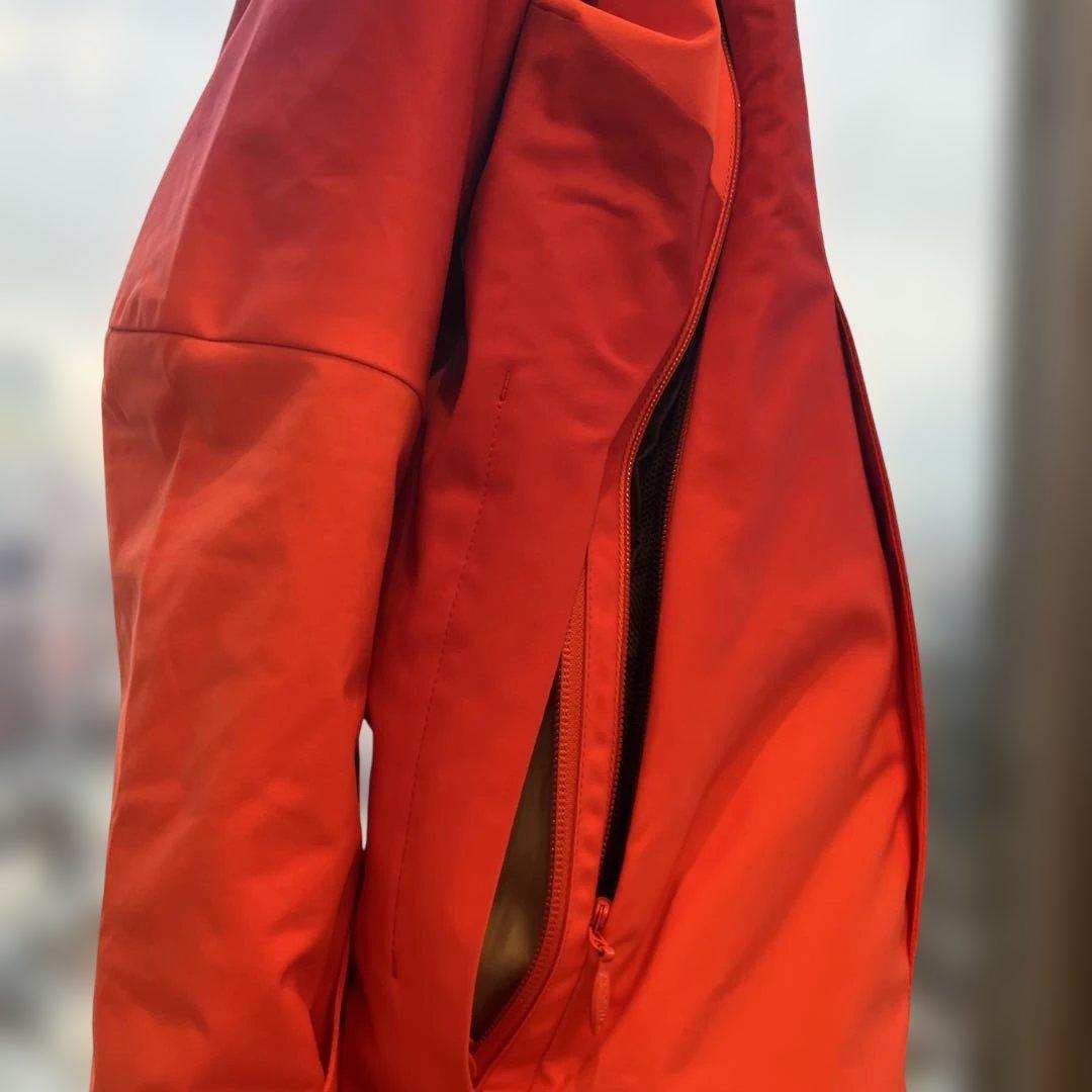 swiss ski フード付きジャケット 赤黒