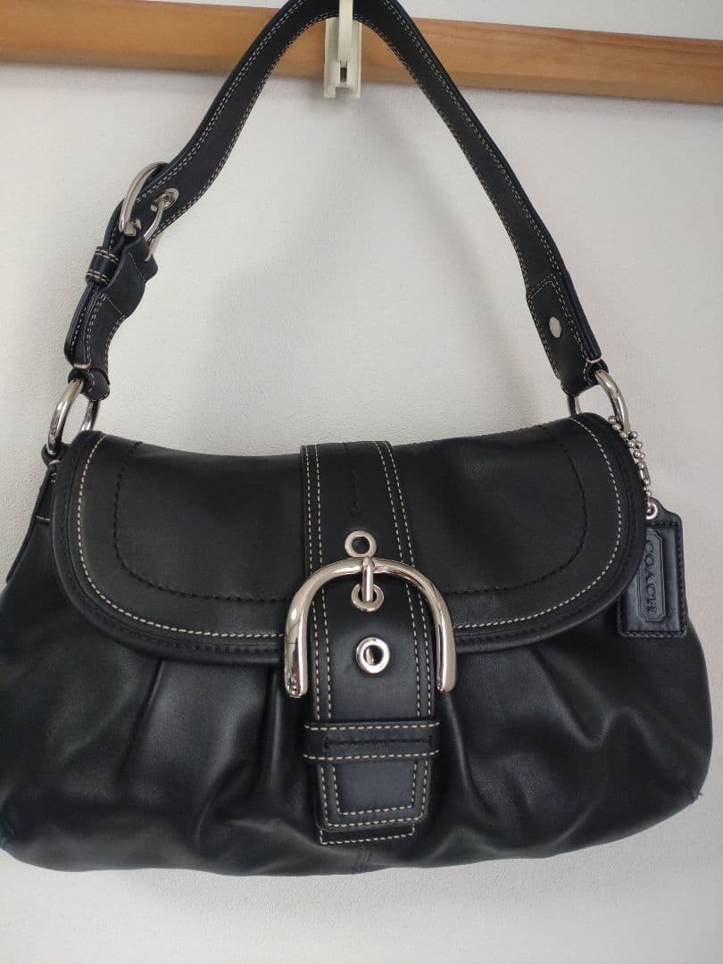 coach 黒いレザーショルダーバッグ