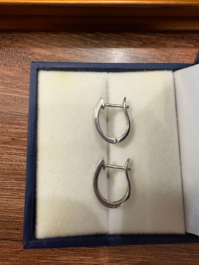 ジュエリーツツミ　K14ホワイトゴールド　ダイヤモンド　ピアス