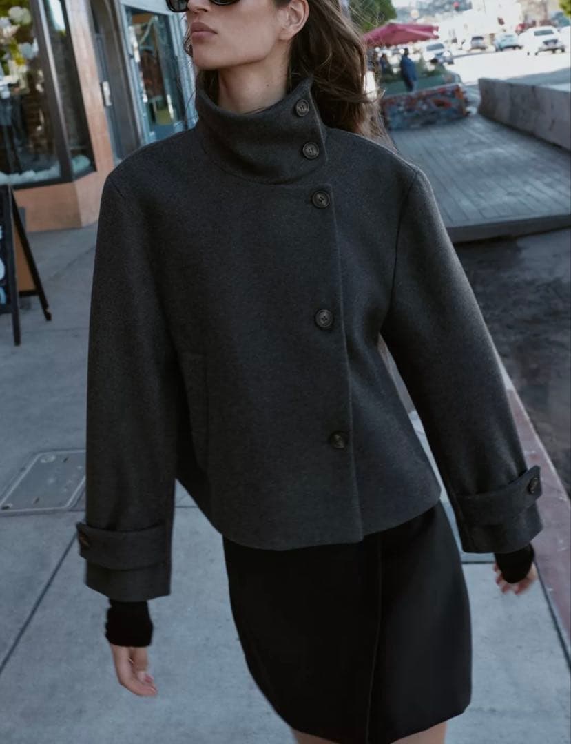 ZARA ザラ　ハイネックショートコート　新品、未使用