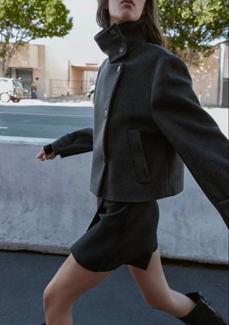 ZARA ザラ　ハイネックショートコート　新品、未使用