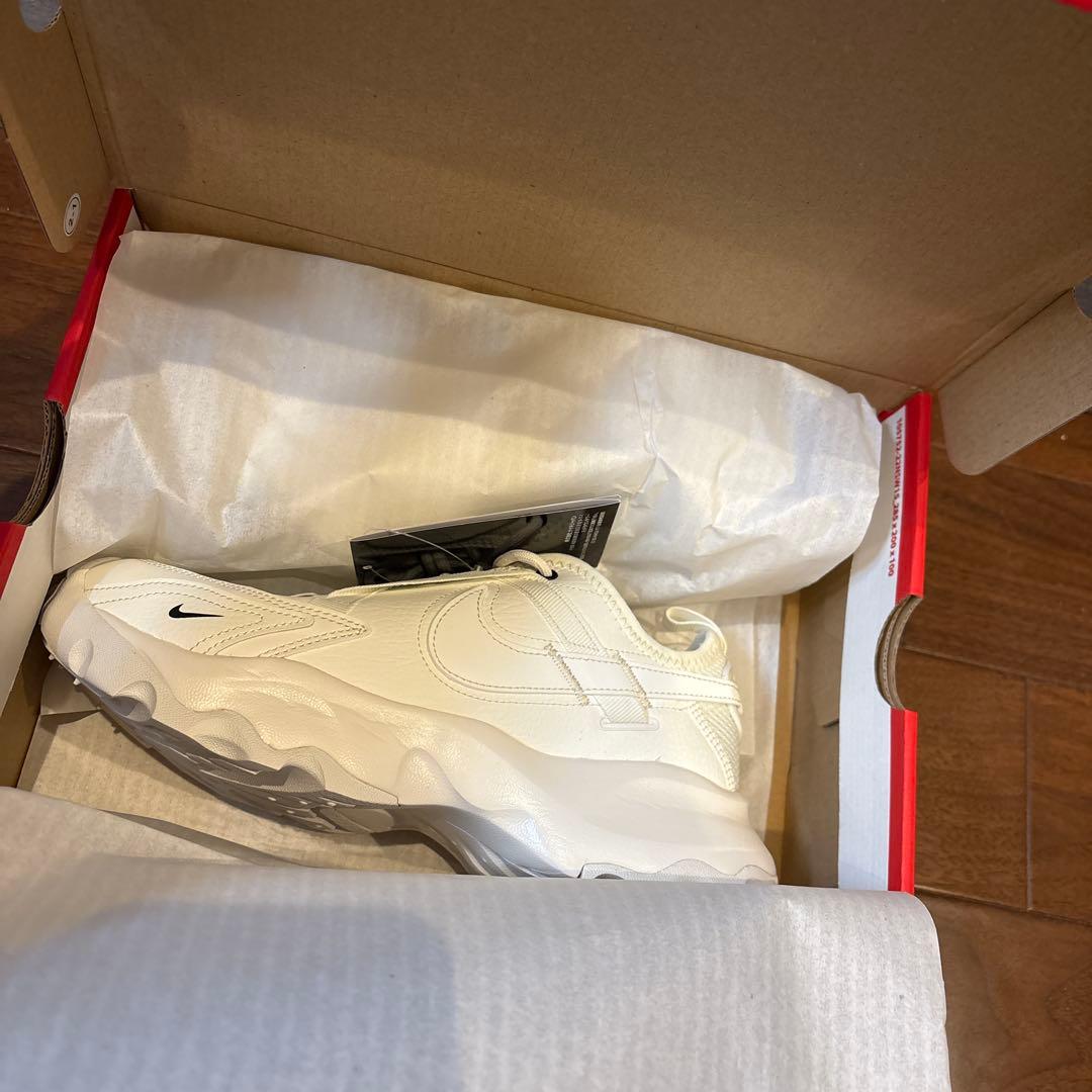 週末限定値下げ⭐︎新品⭐︎ナイキ TC 7900 ウィメンズシューズ 23.5