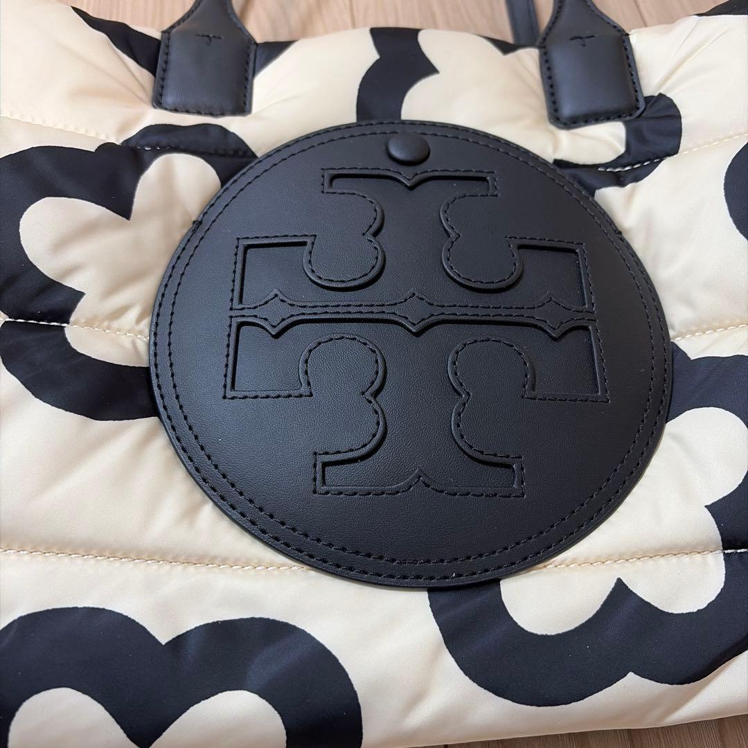 新品未使用 トリーバーチ ナイロン トートバッグ エラ プリント パッファー